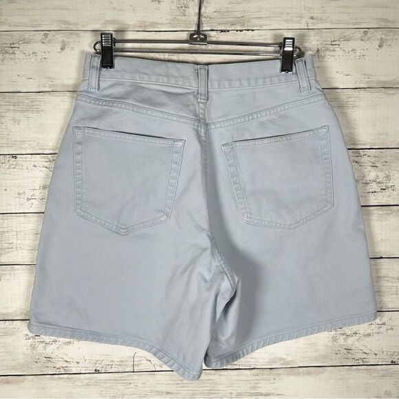 Eddie Bauer Denim Mom Shorts Light Blue 100% Cotton Loose Fit Sz 8 - Picture 3 of 4
